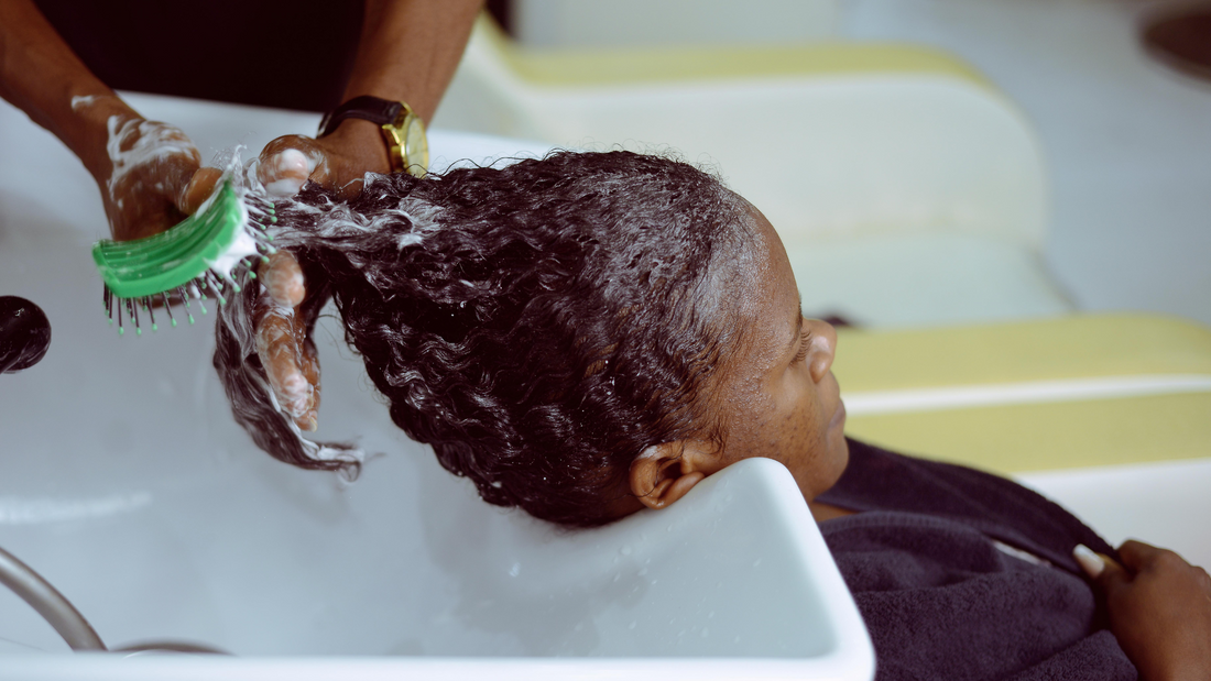The Ultimate Guide to Washing Natural Hair: Cleanse, Hydrate, and Nourish Every Curl 💆🏽‍♀️